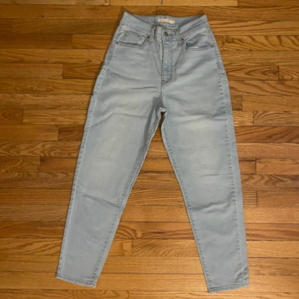 Levis High Waisted Taper Jeans